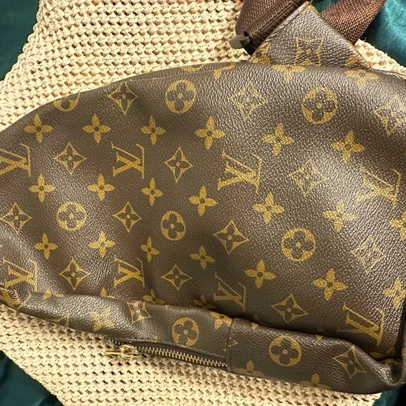 Louis Vuitton Brown Leather Avenue Slingbag NM
